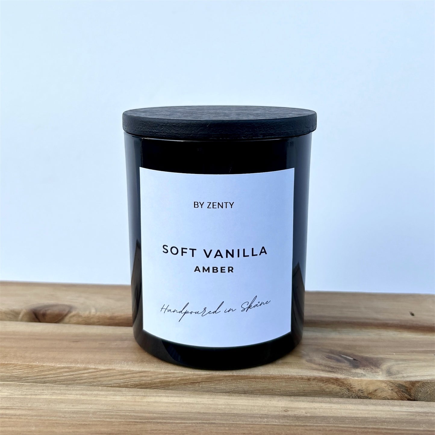 Soft Vanilla Scented Candle